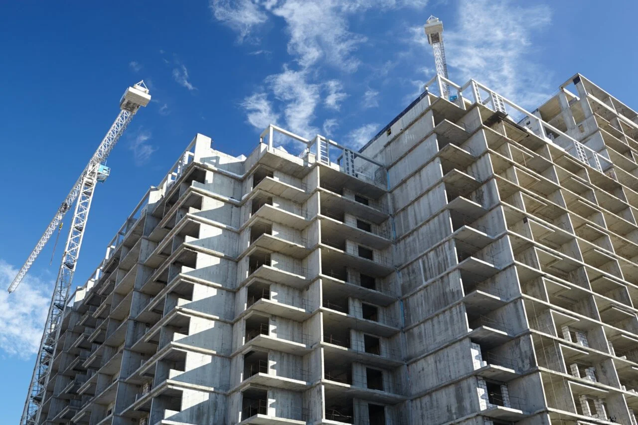 construction-of-building.jpg (WebP)