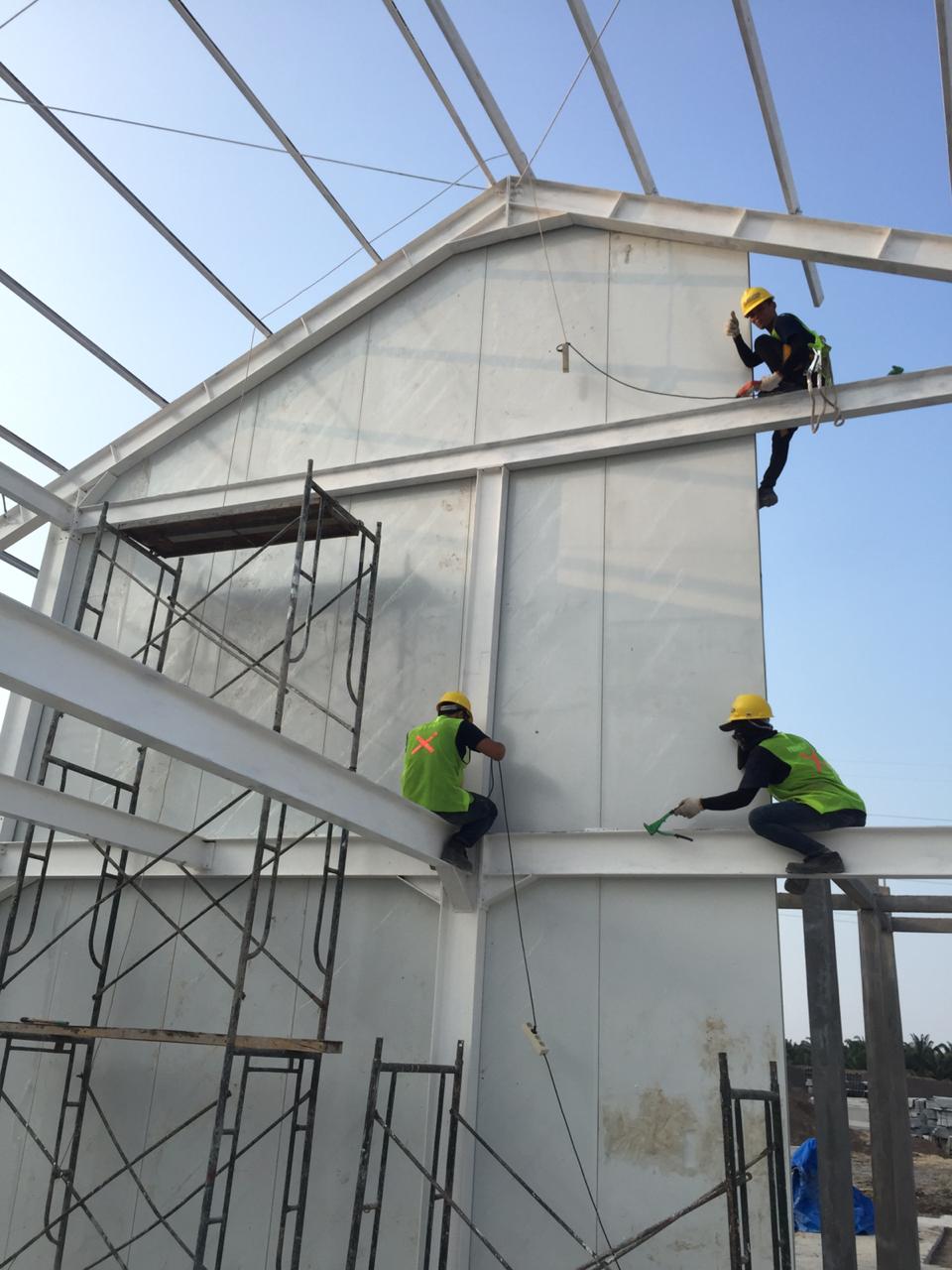 Sandwich Panel & Aluminium Extrusion