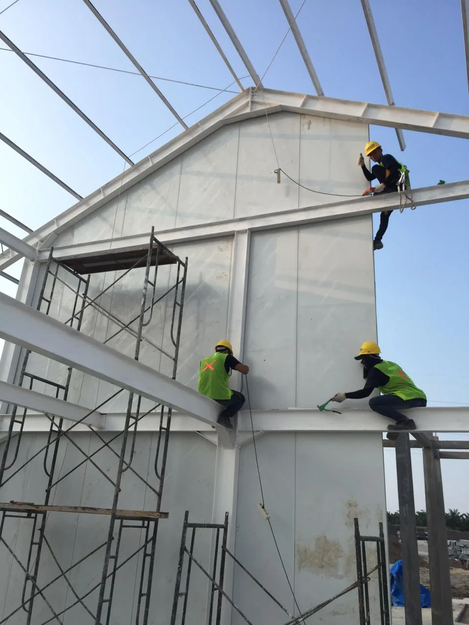 Sandwich Panel & Aluminium Extrusion