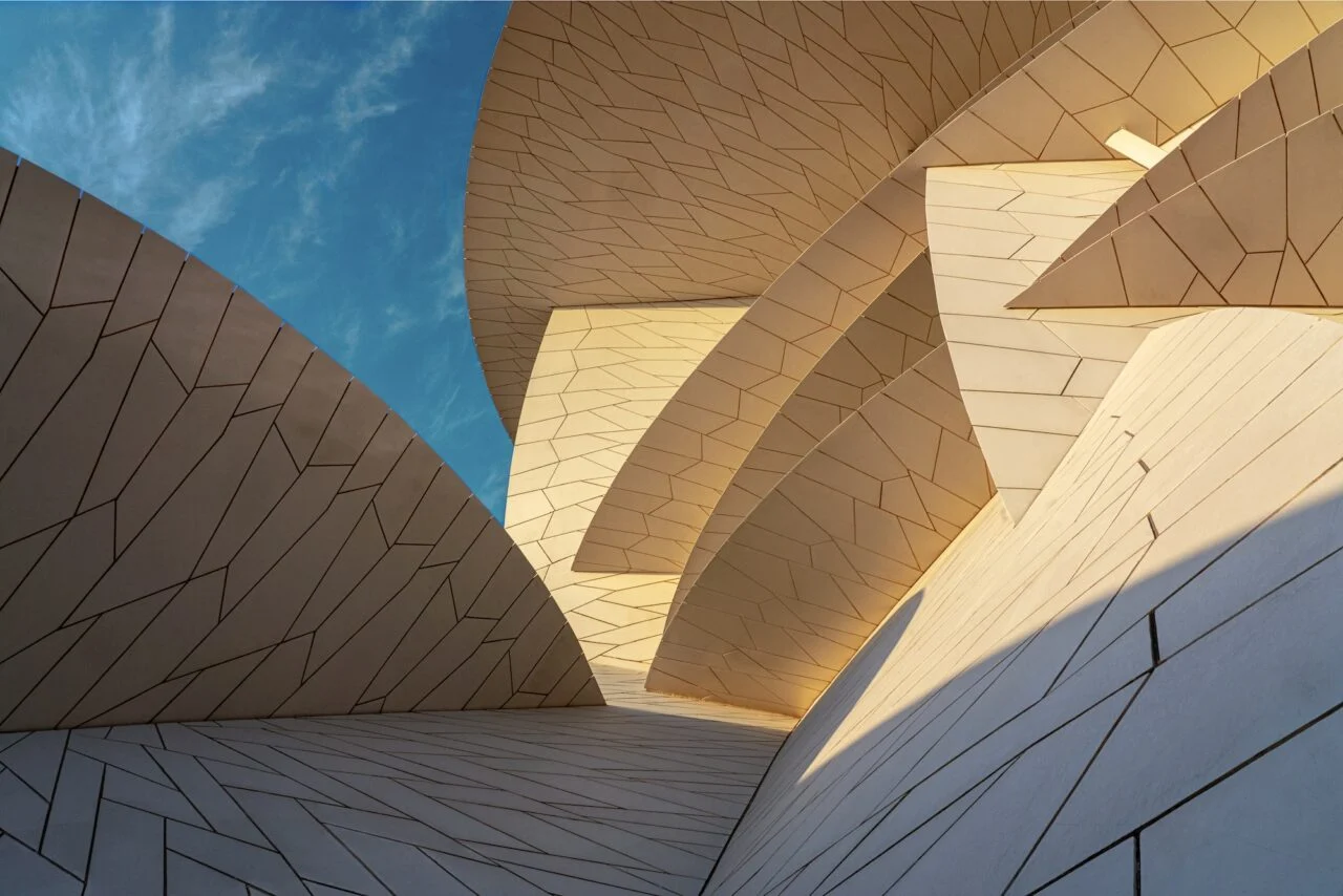 modern-architecture-national-museum-of-qatar-futuristic-building-exterior-city-architectural-desert.jpg (WebP)
